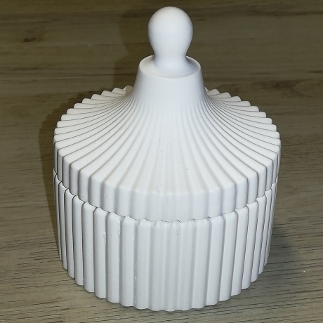 kleine Dose mit Rillen aus Keraflott, weiß, handmade