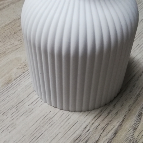 kleine Deko Vase mit Rillen, aus Keraflott, weiß, handmade
