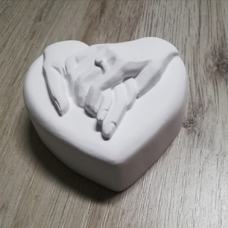 Herz mit 2 Händen, Keraflott, weiß, handmade