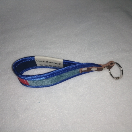 Handarbeit USB- Schlüsselanhänger Unikat blau plüsch lila robust