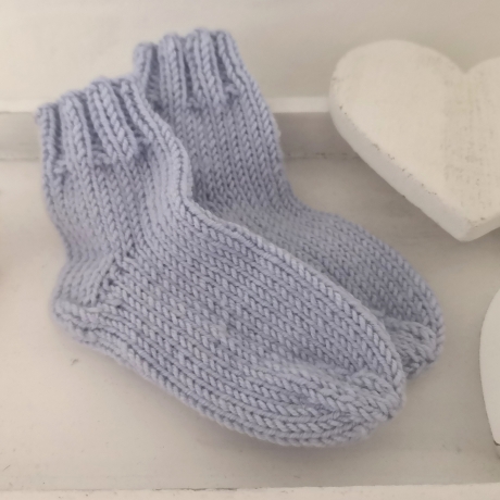 Babysöckchen gestrickt Babysocken Geschenk Geburt 0-3 Monate
