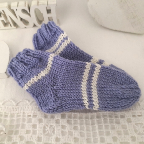 Babysöckchen gestrickt Babysocken Geschenk Geburt 0-3 Monate