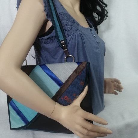 Handtasche Oversized Clutch schwarz blau Unikat robust Satin