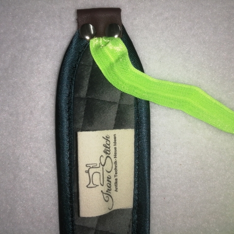 Lesezeichen Stoff grün grau plüsch satin 15x 4,5cm hochwertig 