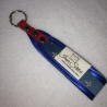 Handarbeit USB-Schlüsselanhänger Unikat blau rot Lilie robust