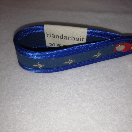 Handarbeit USB-Schlüsselanhänger Unikat blau rot Lilie robust