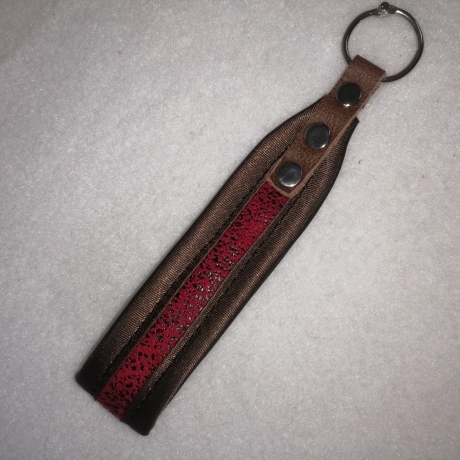 USB-Schlüsselanhänger rot braun Kunstleder soft Handarbeit 3x13cm