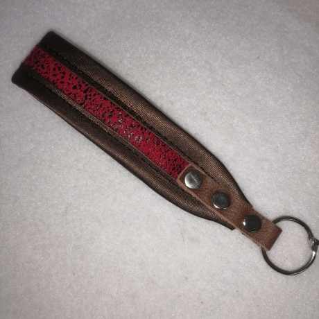 USB-Schlüsselanhänger rot braun Kunstleder soft Handarbeit 3x13cm