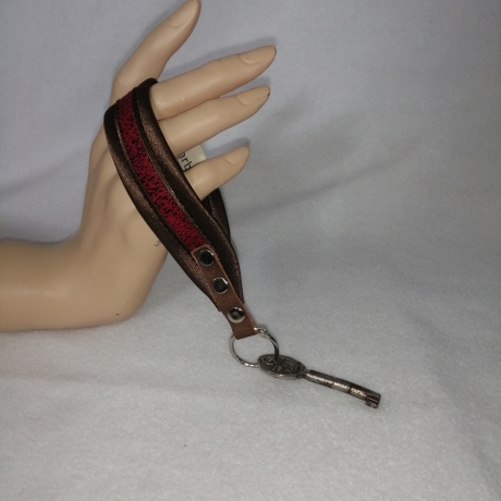 USB-Schlüsselanhänger rot braun Kunstleder soft Handarbeit 3x13cm
