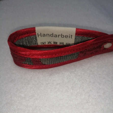 Handarbeit USB- Schlüsselanhänger Unikat rot  grau Muster robust
