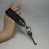 USB-Schlüsselanhänger grau braun Polsterstoff Handarbeit 3x13cm
