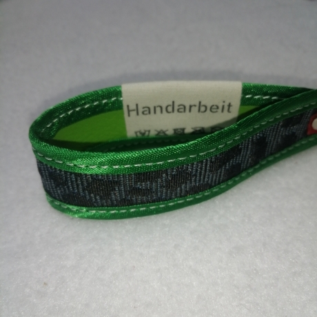 USB-Schlüsselanhänger grau grün Polsterstoff Handarbeit 3x13cm