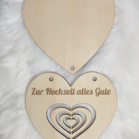 Geschenkkarte aus Holz in Herzform zur Hochzeit
