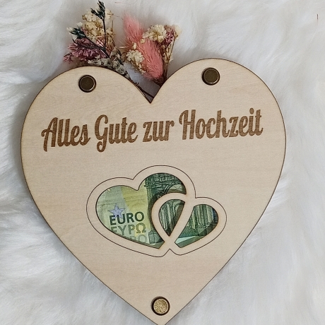 Geschenkkarte aus Holz in Herzform zur Hochzeit