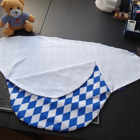 Babys Wickeldecke weiß-blau