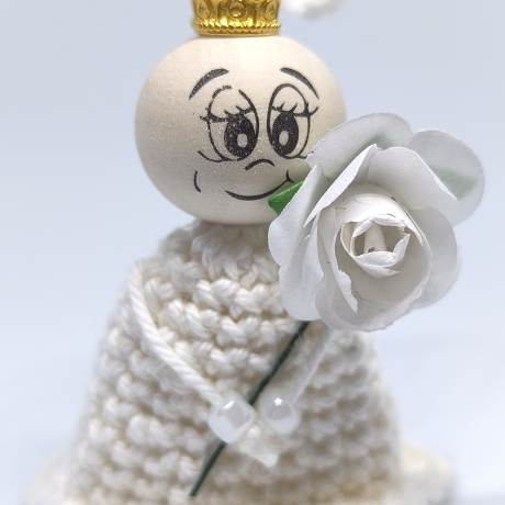 Weiße Herzensfigur mit Krone & weißer Rose, handgefertigt, Unikat