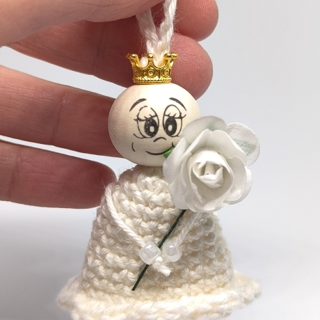 Weiße Herzensfigur mit Krone & weißer Rose, handgefertigt, Unikat