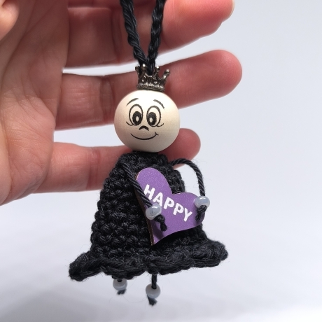 Dekofigur schwarz mit Herz „HAPPY“ – Unikat