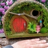 Rotes Hobbit Vogelhaus mit Pilz & Farn - Feenhaus 29cm