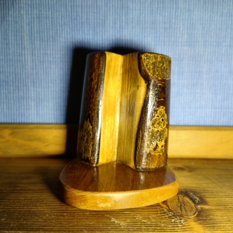 Stiftehalter aus Walnuss