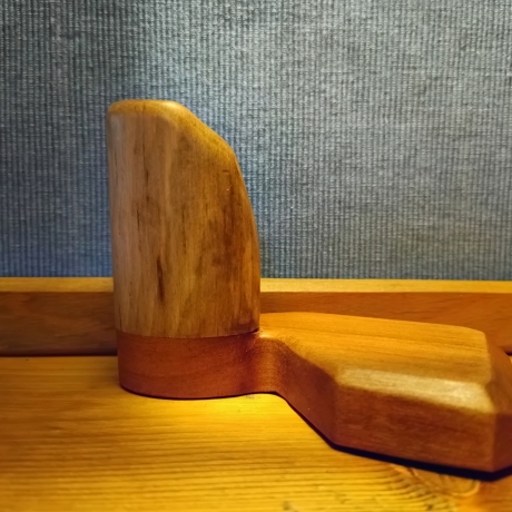 Stiftehalter aus Walnuss/Teak