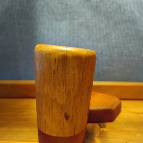 Stiftehalter aus Walnuss/Teak