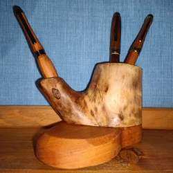 Stiftehalter aus Walnuss/teak