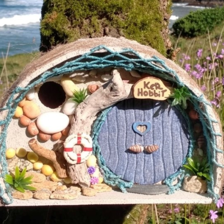 Ker Hobbit Strandhaus - Nistkasten 32mm - Muscheln & Meer