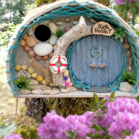 Ker Hobbit Strandhaus - Nistkasten 32mm - Muscheln & Meer