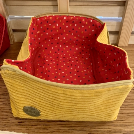 Kosmetikbeutel, Kulturbeutel Magic Pouch aus Breitcord, faltbar  