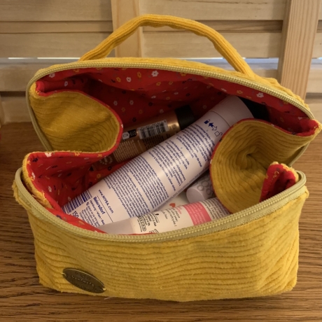 Kosmetikbeutel, Kulturbeutel Magic Pouch aus Breitcord, faltbar  