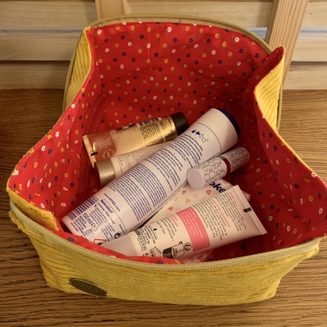 Kosmetikbeutel, Kulturbeutel Magic Pouch aus Breitcord, faltbar  