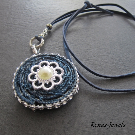 Kette lang mit  Anhänger Blume Upcycling Bettelkette Velourband