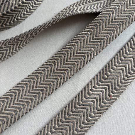 Gurtband Fischgrät grau & natur doppelt Zickzack 38 / 40 mm