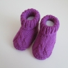 lila Babyschuhe 3-6 Monate von Hand gestrickt aus Wolle