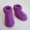 lila Babyschuhe 3-6 Monate von Hand gestrickt aus Wolle