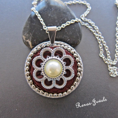 Kette kurz mit Anhänger rot silberfarben Upcycling