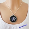 Kette kurz mit Anhänger Lotusblume blau schwarz Upcycling