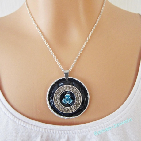 Kette kurz mit Anhänger blau silberfarben Upcycling