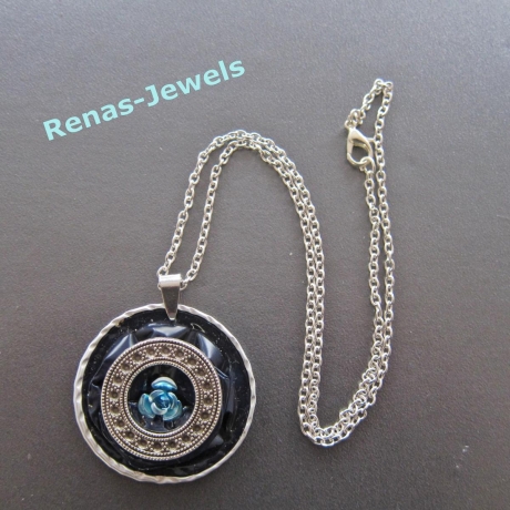 Kette kurz mit Anhänger blau silberfarben Upcycling