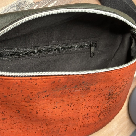 Bauchtasche BASY aus Kunstleder und Kork