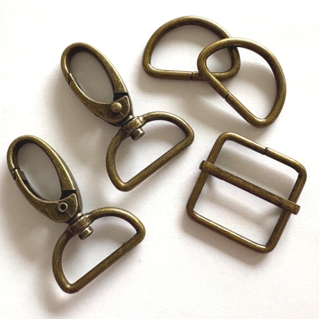 Taschenset 25 mm altmessing Karabiner + D-Ringe + Schieber