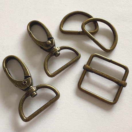 Taschenset 25 mm altmessing Karabiner + D-Ringe + Schieber