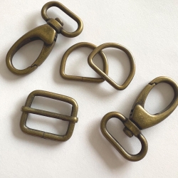 Taschenset 25 mm altmessing Karabinerhaken D-Ring Schieber