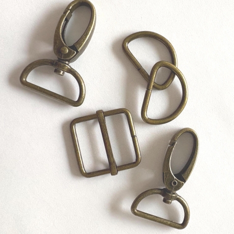 Taschenset 25 mm altmessing Karabiner + D-Ringe + Schieber