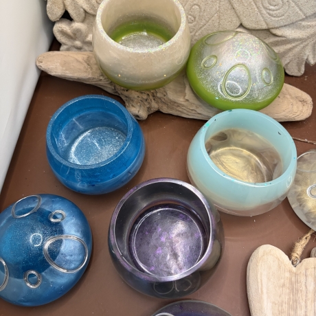 Dose mit Deckel in Pilzform – Handmade aus Epoxidharz Einzelstück