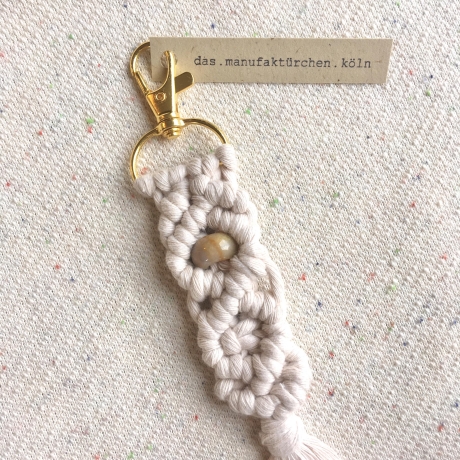 Anoukh • Makramee Schlüsselanhänger nude creme mit Perle