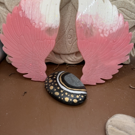 Handmade Engelsflügel aus Epoxidharz – Rosa & Weiß mit Glitzer 