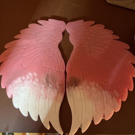 Handmade Engelsflügel aus Epoxidharz – Rosa & Weiß mit Glitzer 