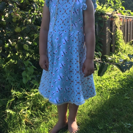 Kleid mit Spitze Schmetterlingsliebe, Größen 86 - 128